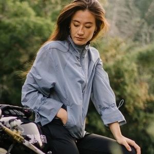 zyia active gray drawstring windbreaker large